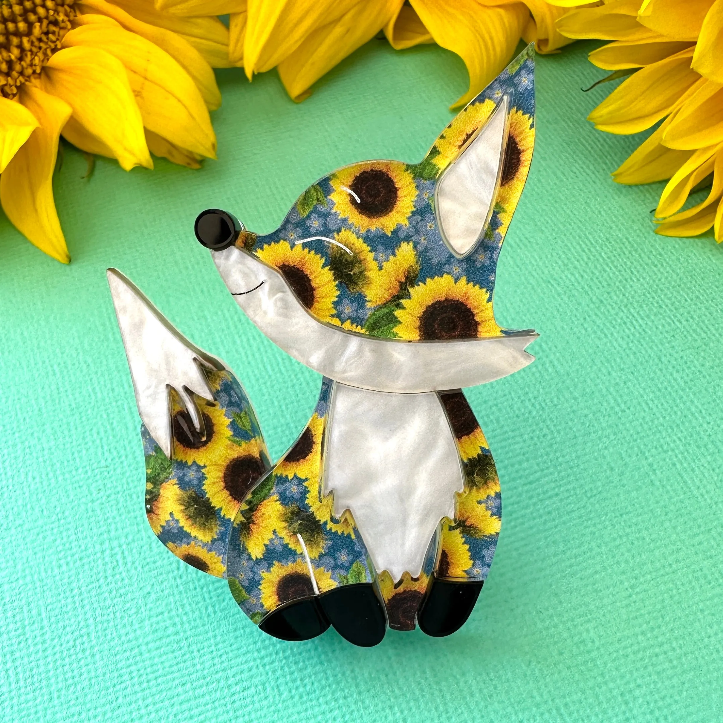 Amelia the sunflower🌻🦊 fox - brooch