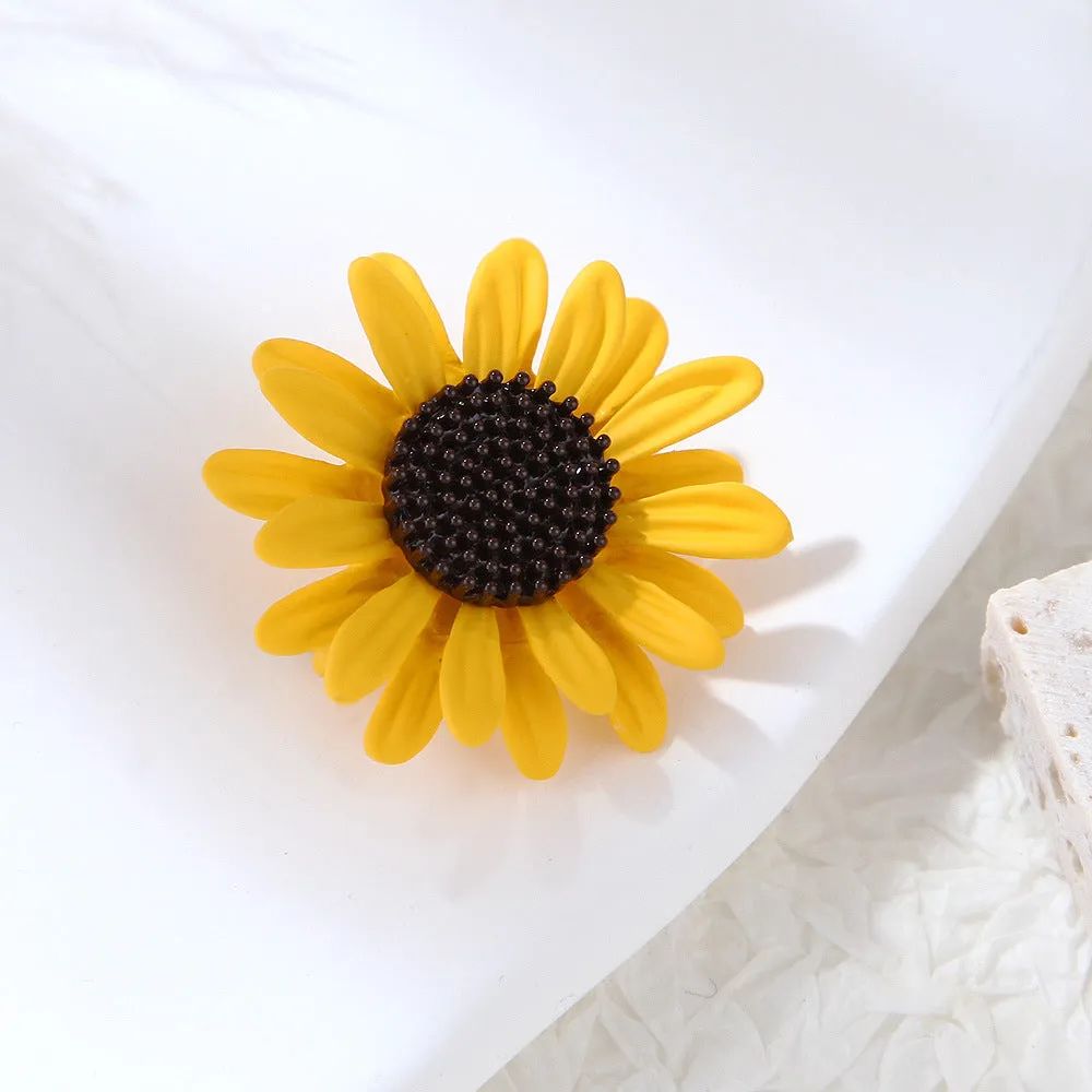 XSB037 - Yellow Sunflower Brooch